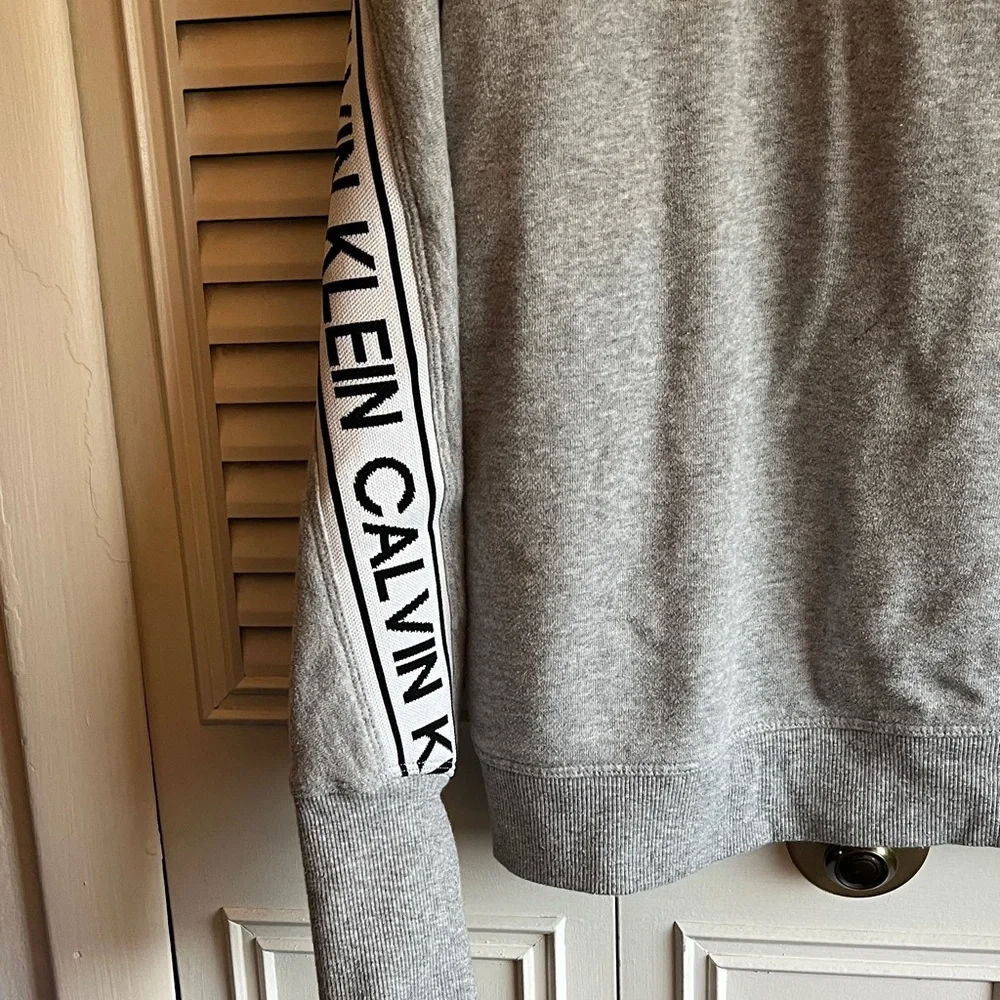 Calvin Klein Light Gray Sweatsuit - Picture 5 of 10
